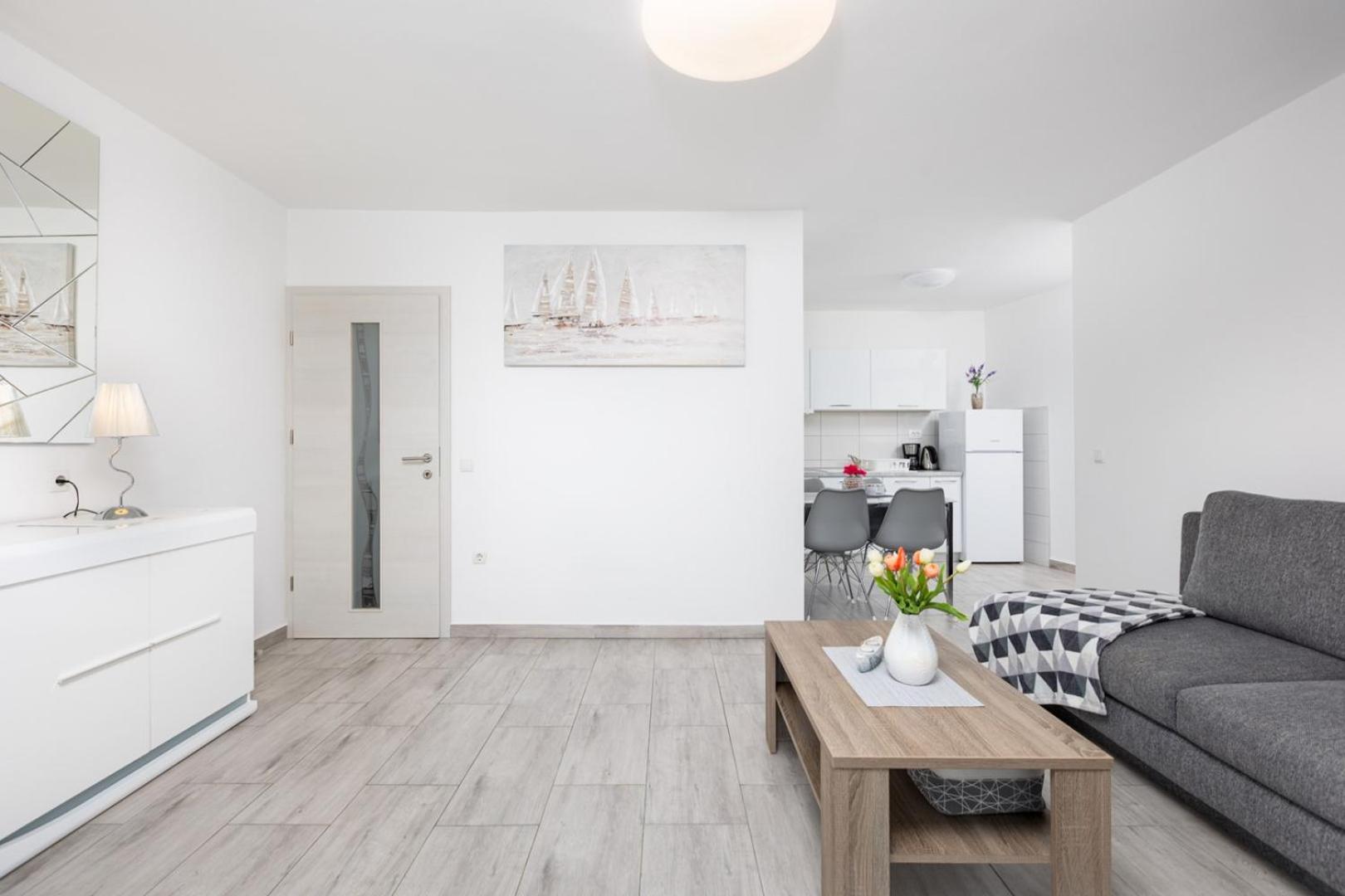 Apartments Tea Malinska Eksteriør billede